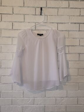 Amy Byer Girls White Chiffon Bell Sleeve Blouse - Size S (7-8)